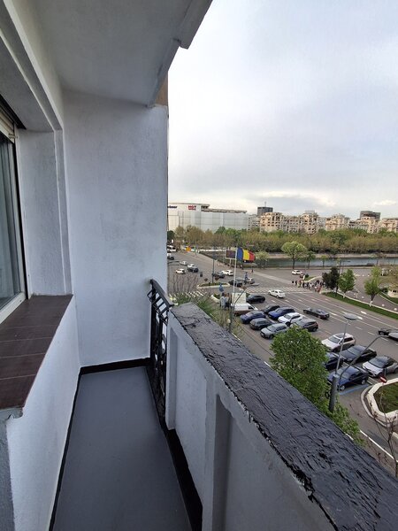 Piata Unirii, Horoscop, Ultracentral.